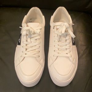 Men’s guess low tops
